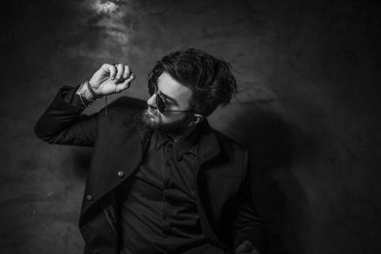 What to wear with a black shirt